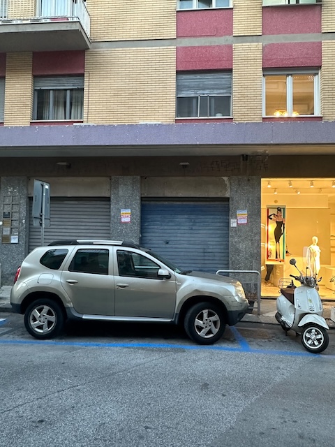 Localit� Piazza Cairoli 1.300,00 � 