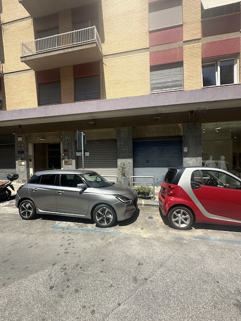 Localit� Piazza Cairoli 1.500,00 � 